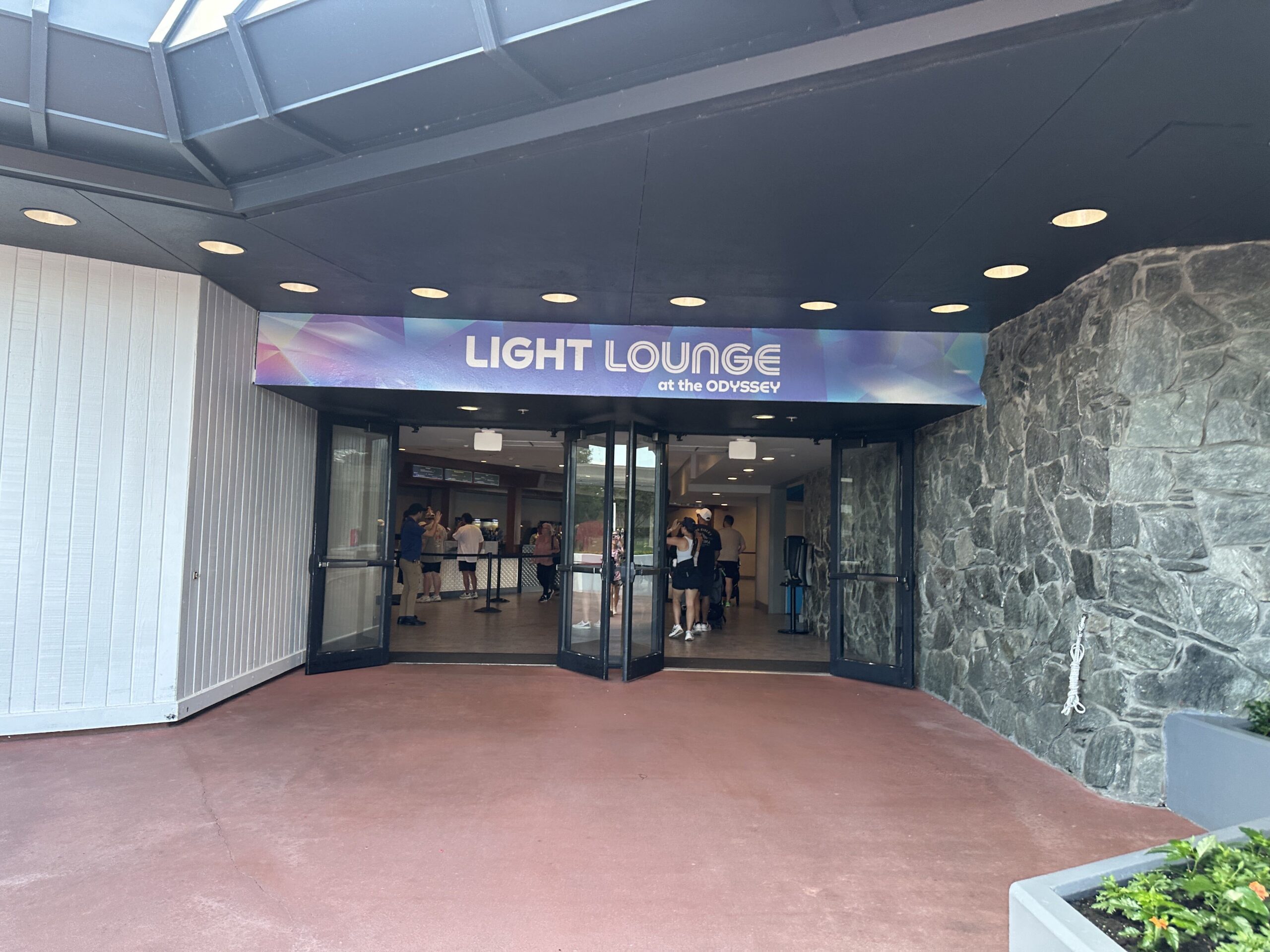 The air-conditioned lounge is open from 11 a.m. to 6 p.m., which appears to be daily.