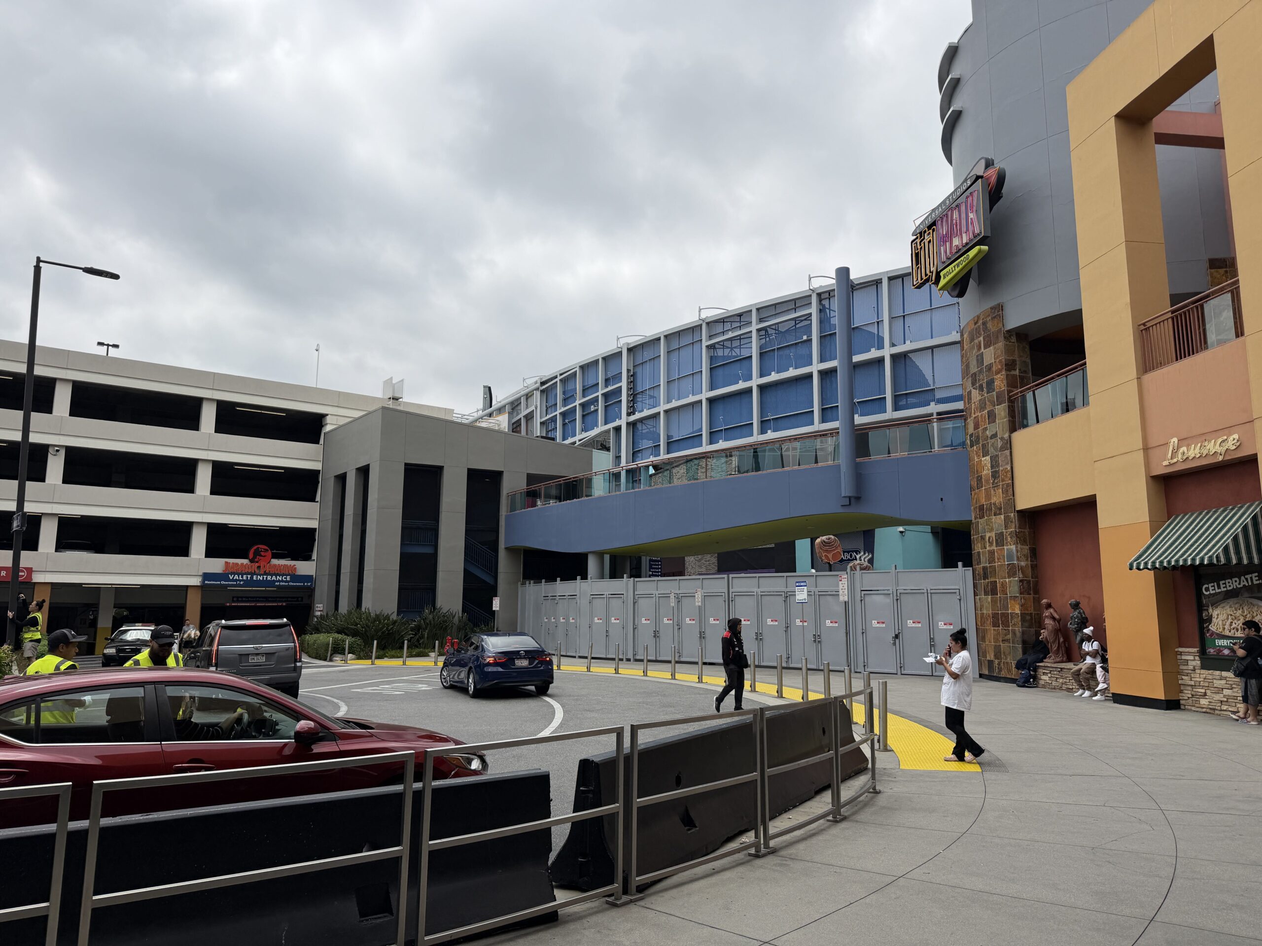Universal Studios Hollywood concluded a large refurbishment, reconfiguring the main entrance and securing CityWalk by moving security scanners to the sides of the Central and East parking garages, in addition to the original main entrance security.