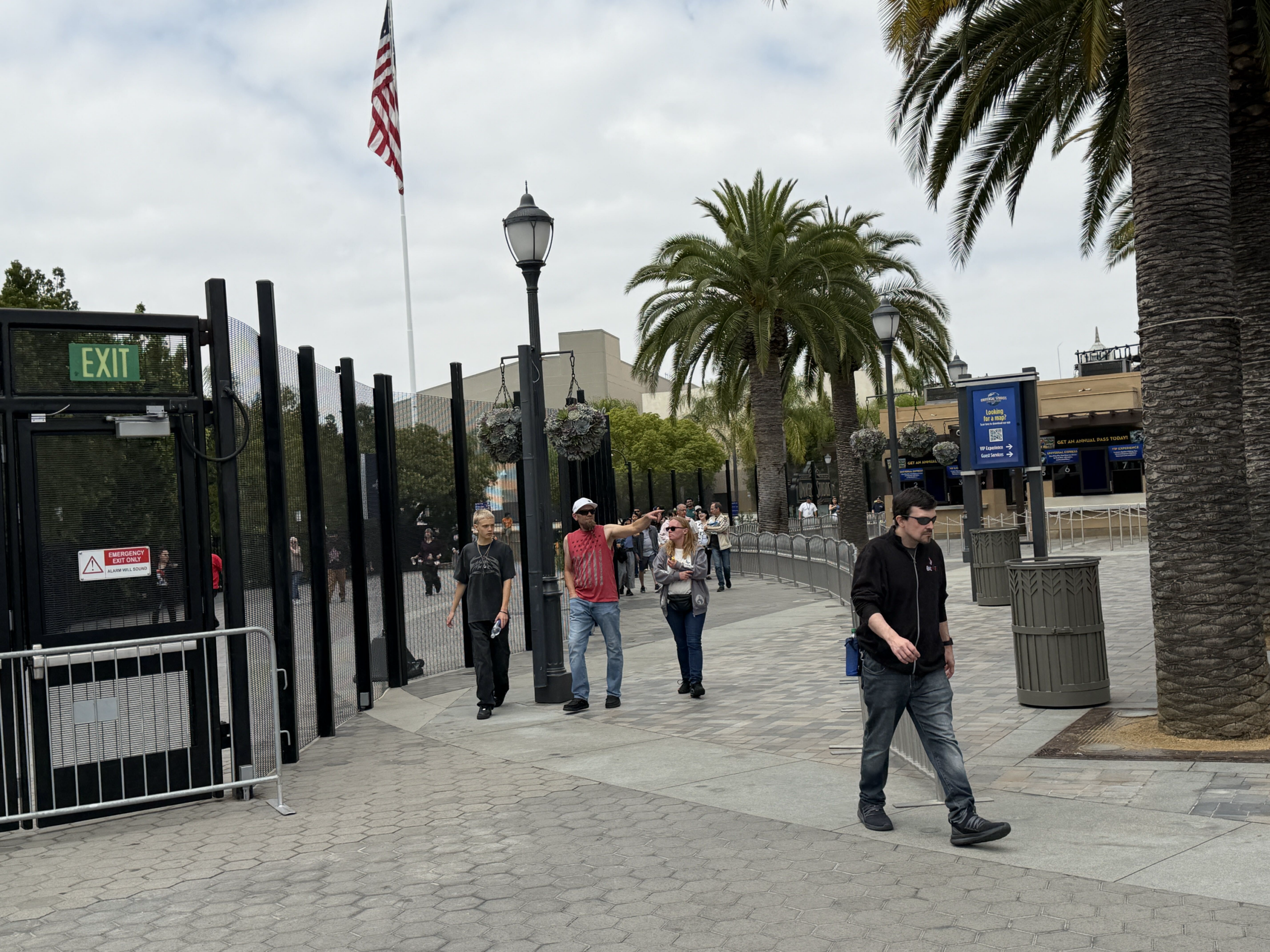 Universal Studios Hollywood concluded a large refurbishment, reconfiguring the main entrance and securing CityWalk by moving security scanners to the sides of the Central and East parking garages, in addition to the original main entrance security.