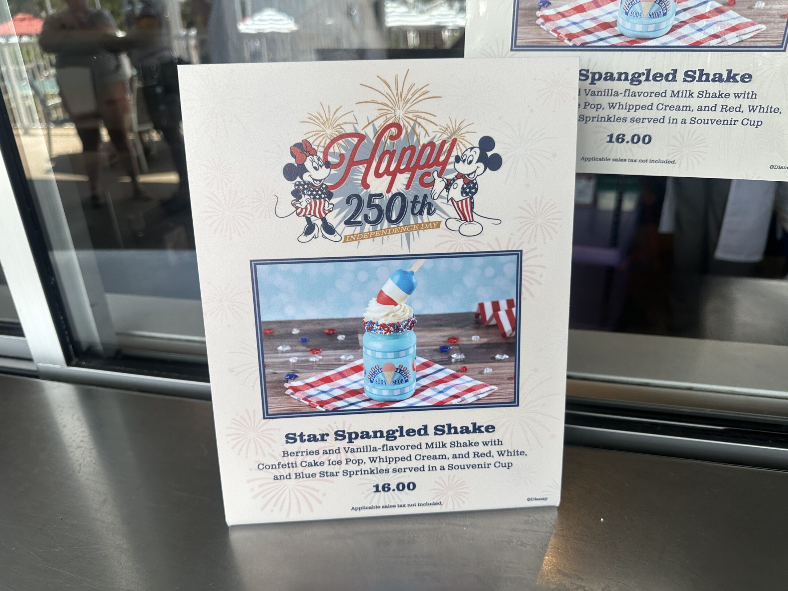 REVIEW: Star Spangled Shake at Beaches & Cream Soda Shop