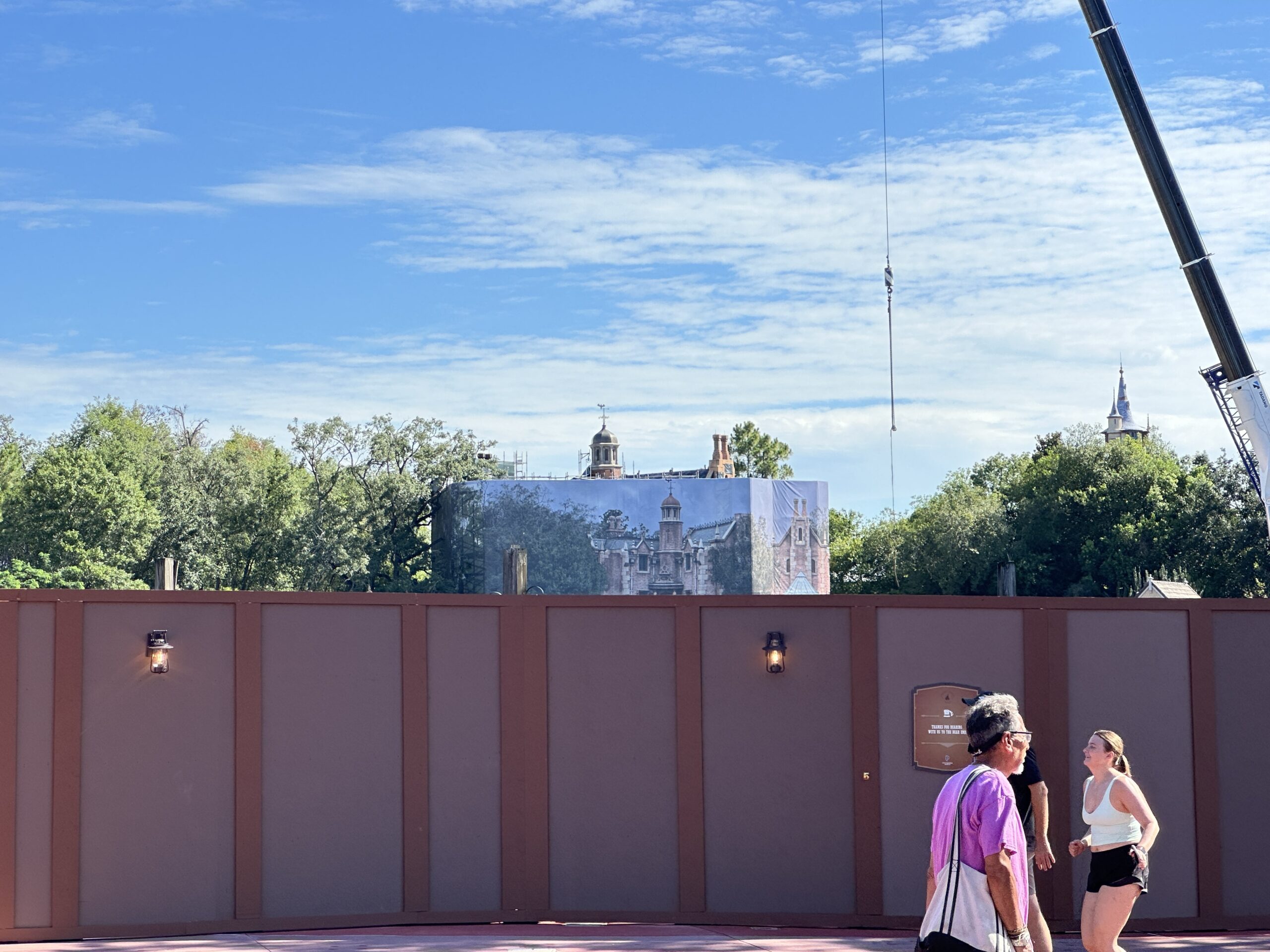 Haunted Mansion Scrim Being Removed at Magic Kingdom