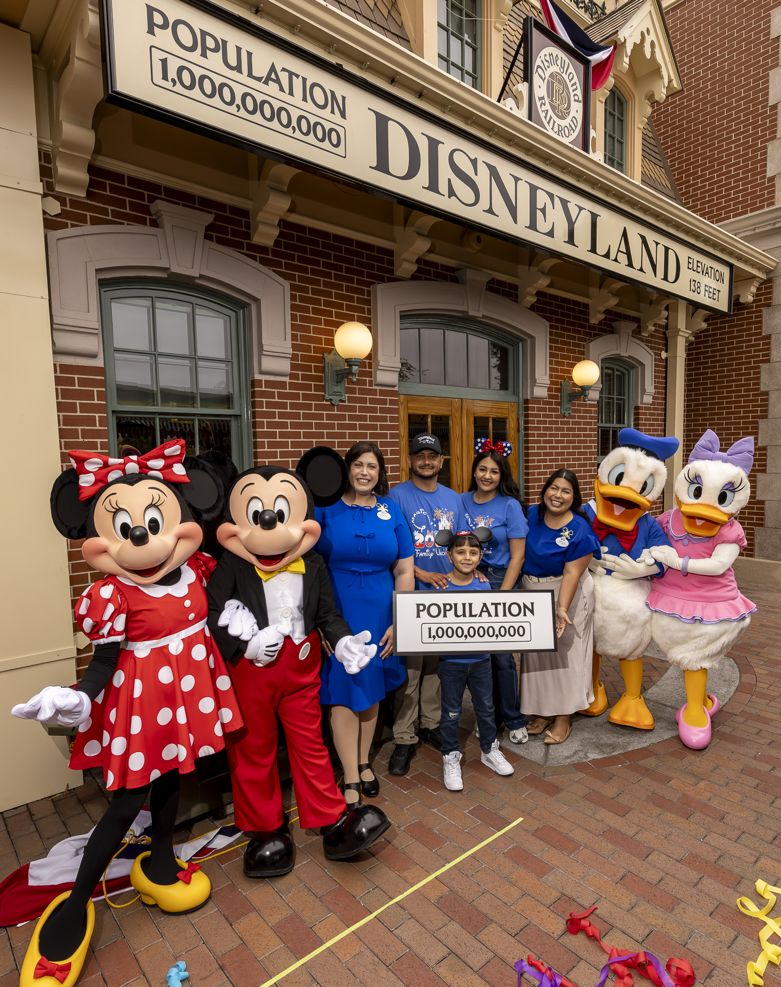 After the ceremony and photos, the Robles family received a VIP tour guide for the rest of the day. That VIP experience includes a tour of Walt Disney's apartment.
