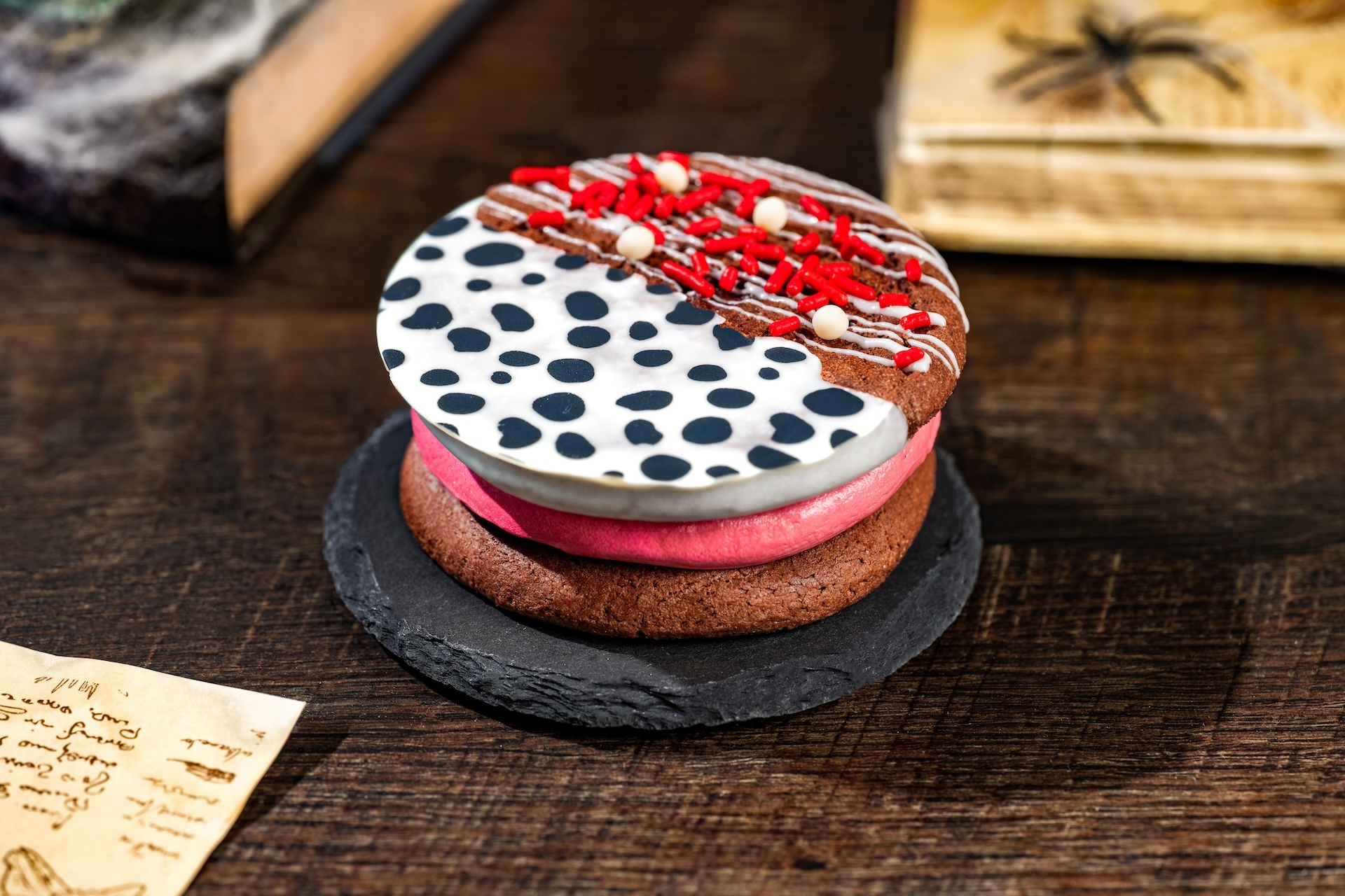 Cruella Cookie Sandwich