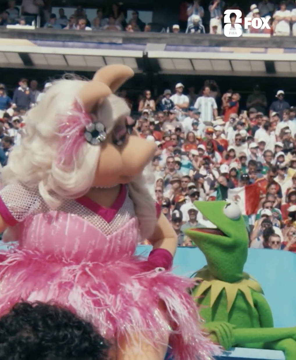 Then, for the end of the performance, Miss Piggy, Kermit, and The Count joined Coldplay and PS22 Chorus to perform a brand new song which seems to be titled "We Believe in Love."