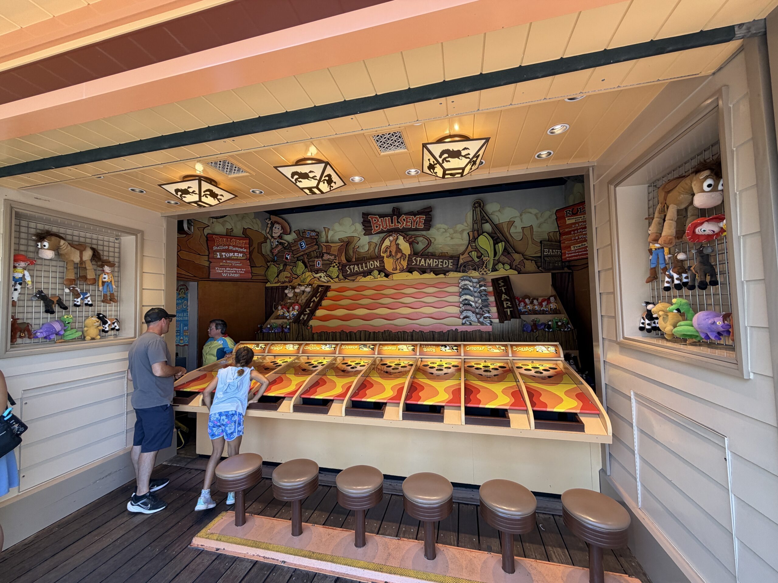 The plexiglass and bottom panels have also been replaced at the Bullseye Stallion Stampede Roll game. As you can see below, both new additions are looking clean and vibrant.