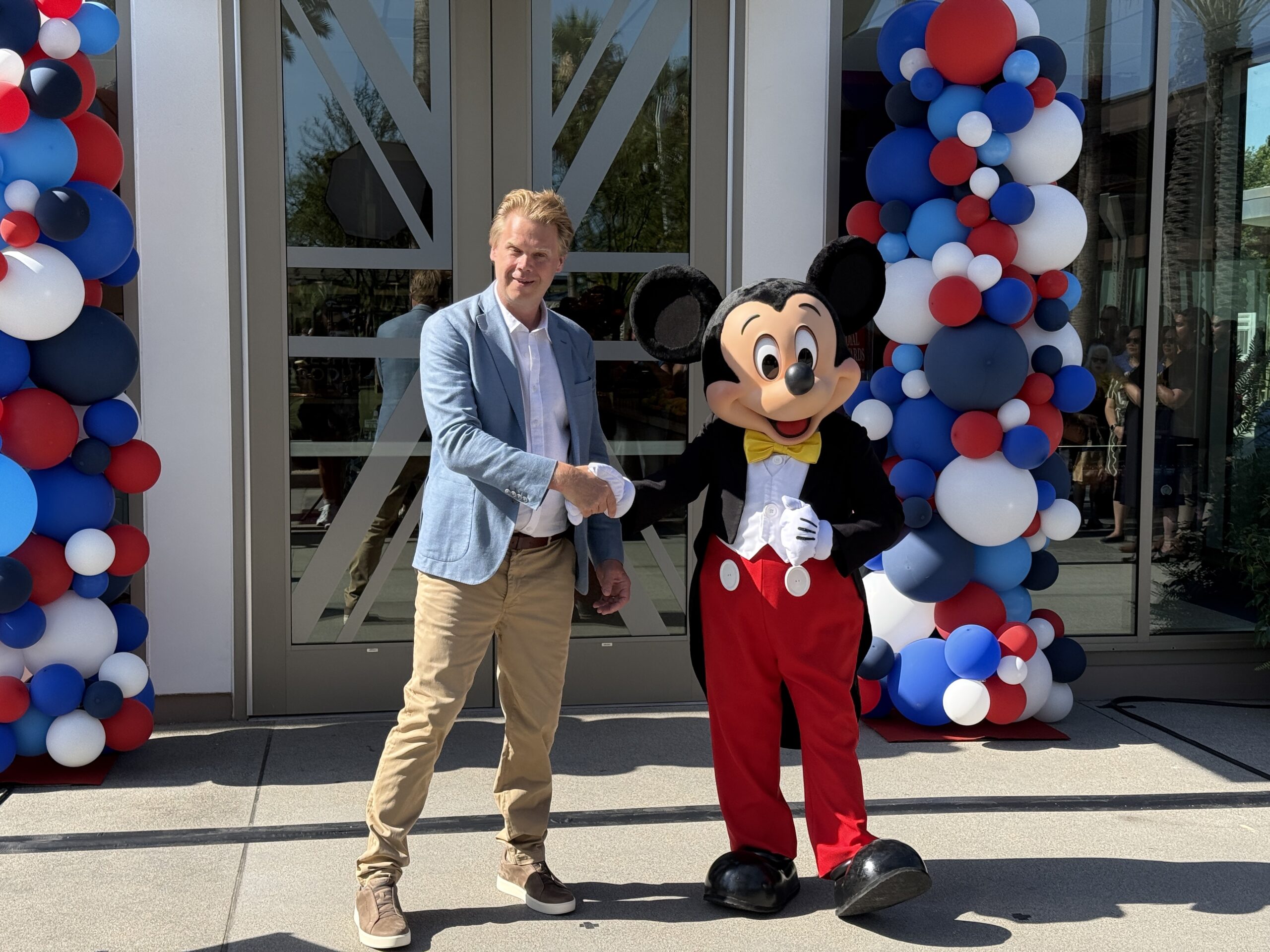 The new Earl of Sandwich location at Downtown Disney District hosted their grand opening on Wednesday morning, July 15.
