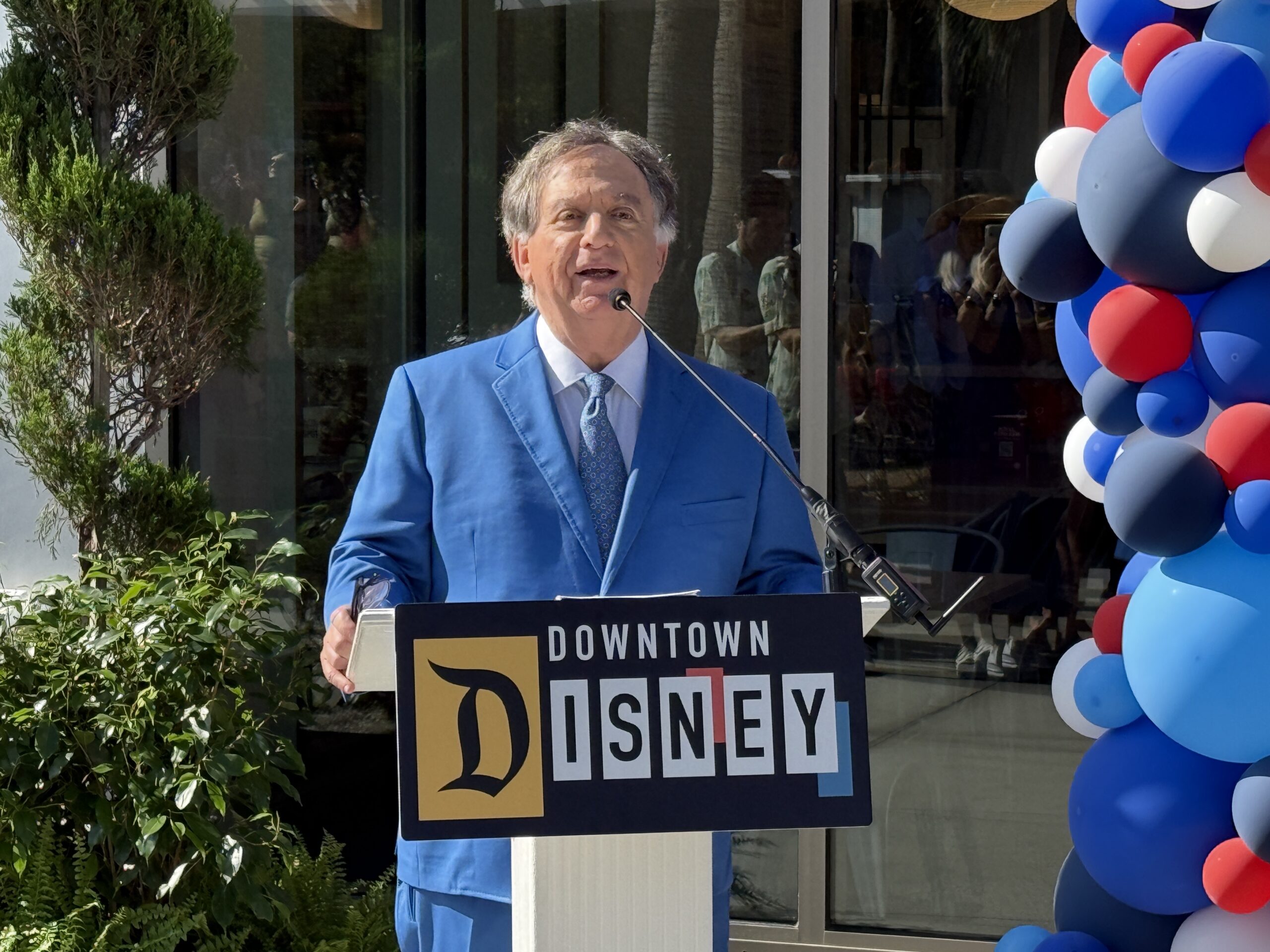 The new Earl of Sandwich location at Downtown Disney District hosted their grand opening on Wednesday morning, July 15.