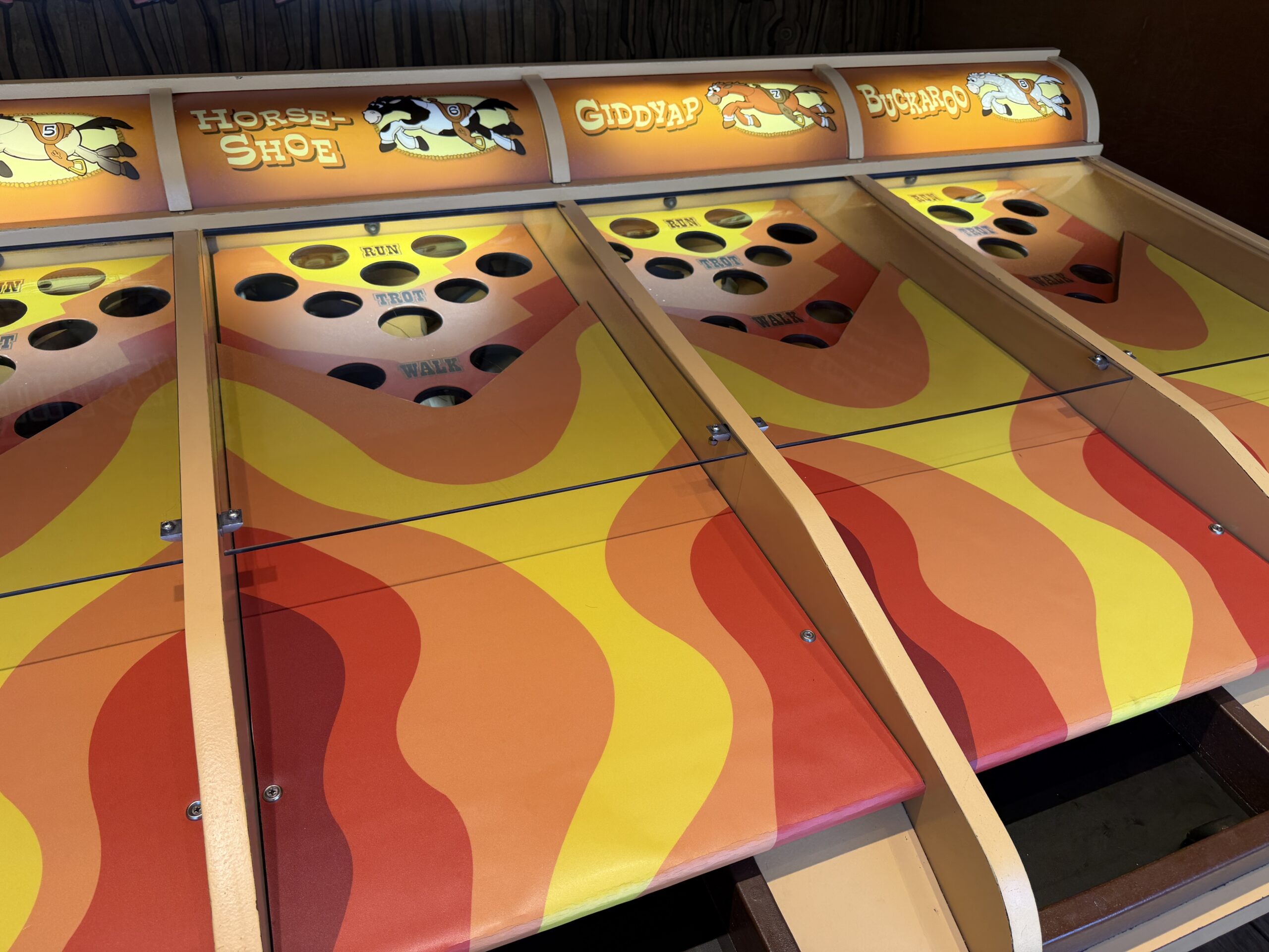 The plexiglass and bottom panels have also been replaced at the Bullseye Stallion Stampede Roll game. As you can see above, both new additions are looking clean and vibrant.