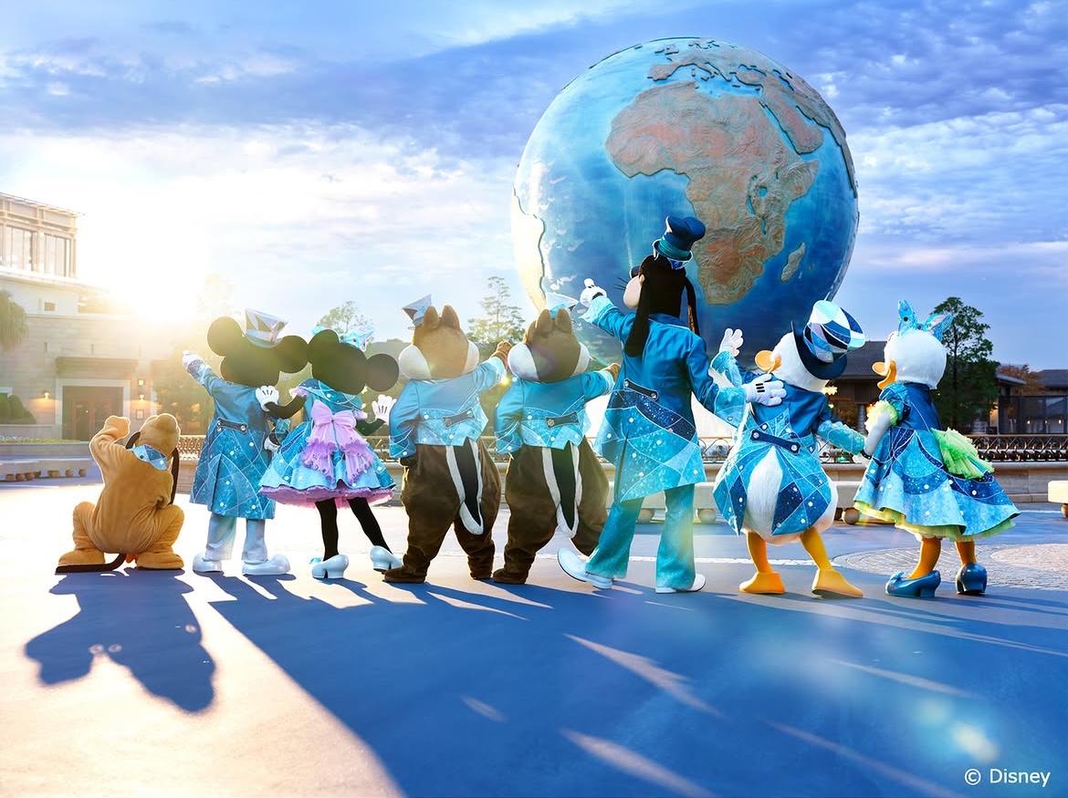 Tokyo Disney Resort revealed the "Imagining the Magic" photography project honoring the 25th anniversary of Tokyo DisneySea. Works by photographer Masashi Asada are coming to photo exhibitions, merchandise, hotel rooms, and tickets.
