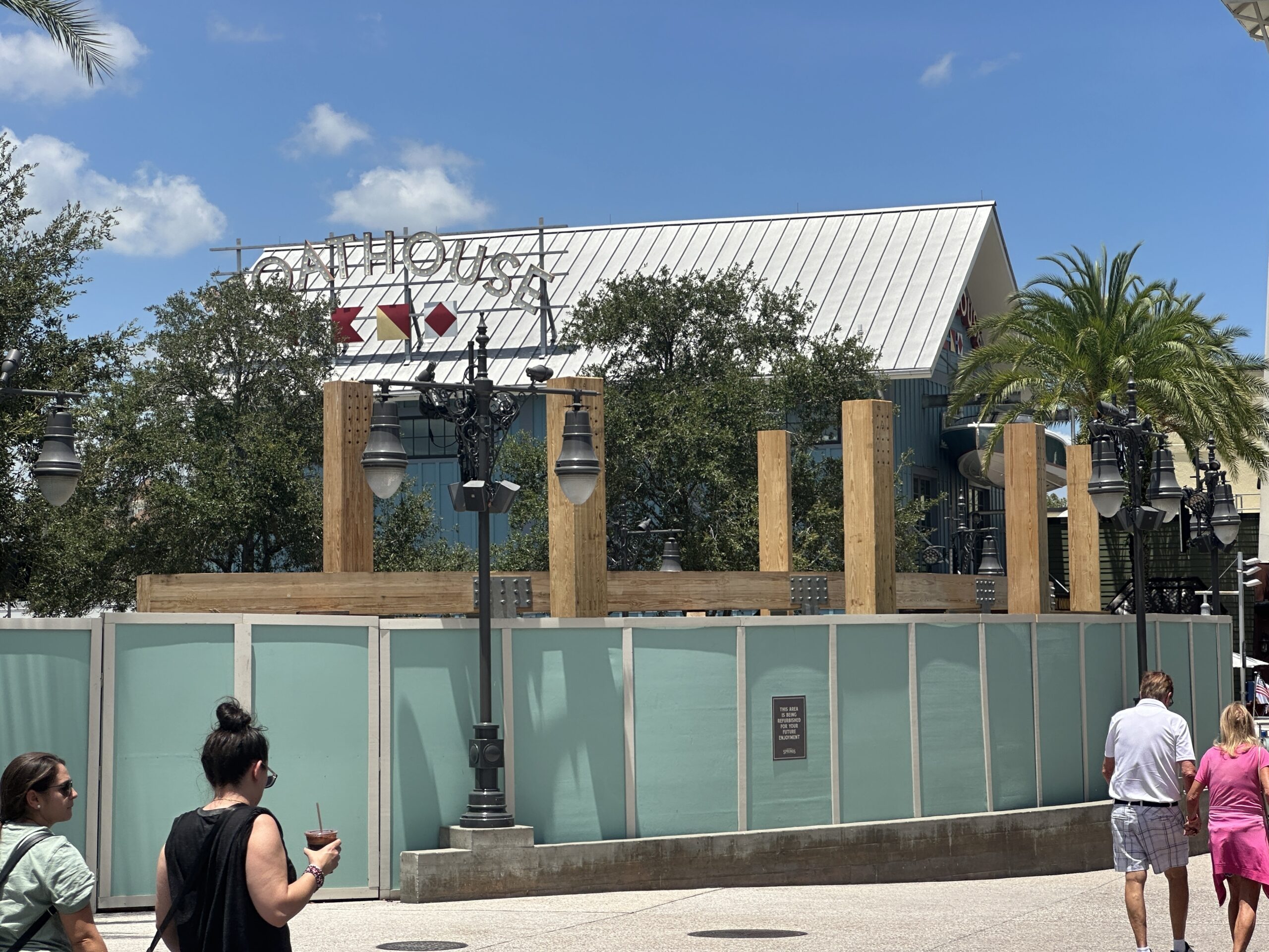 After closing in early May for a refurbishment, Waterview Park in Disney Springs is still closed as roof supports are put in place. We can now see vertical beams with cross beams installed alongside the horizontal ones we spotted at the end of June.