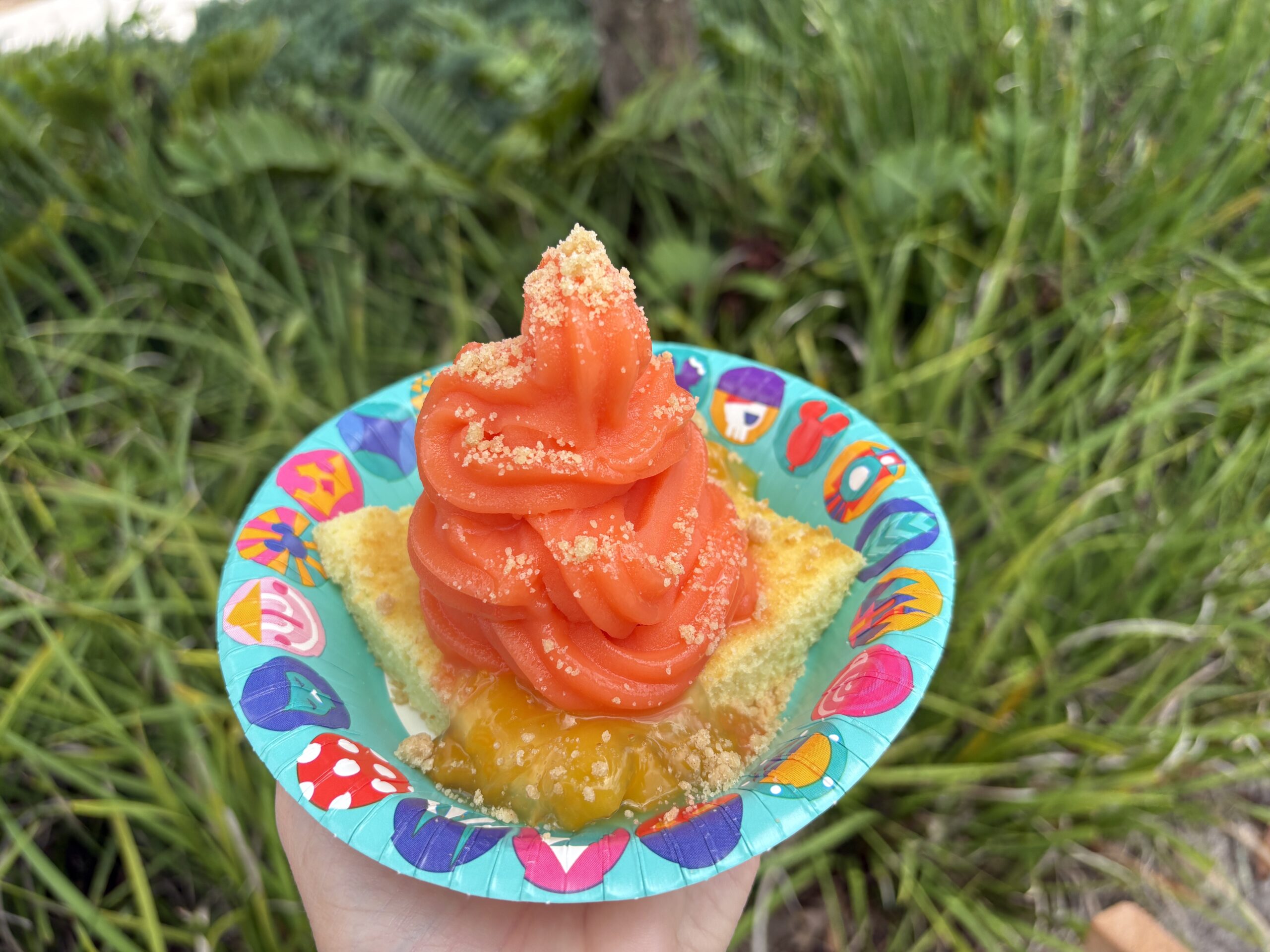 REVIEW: DOLE Whip Peach with Streusel Cobbler Sundae at Disney's Blizzard Beach