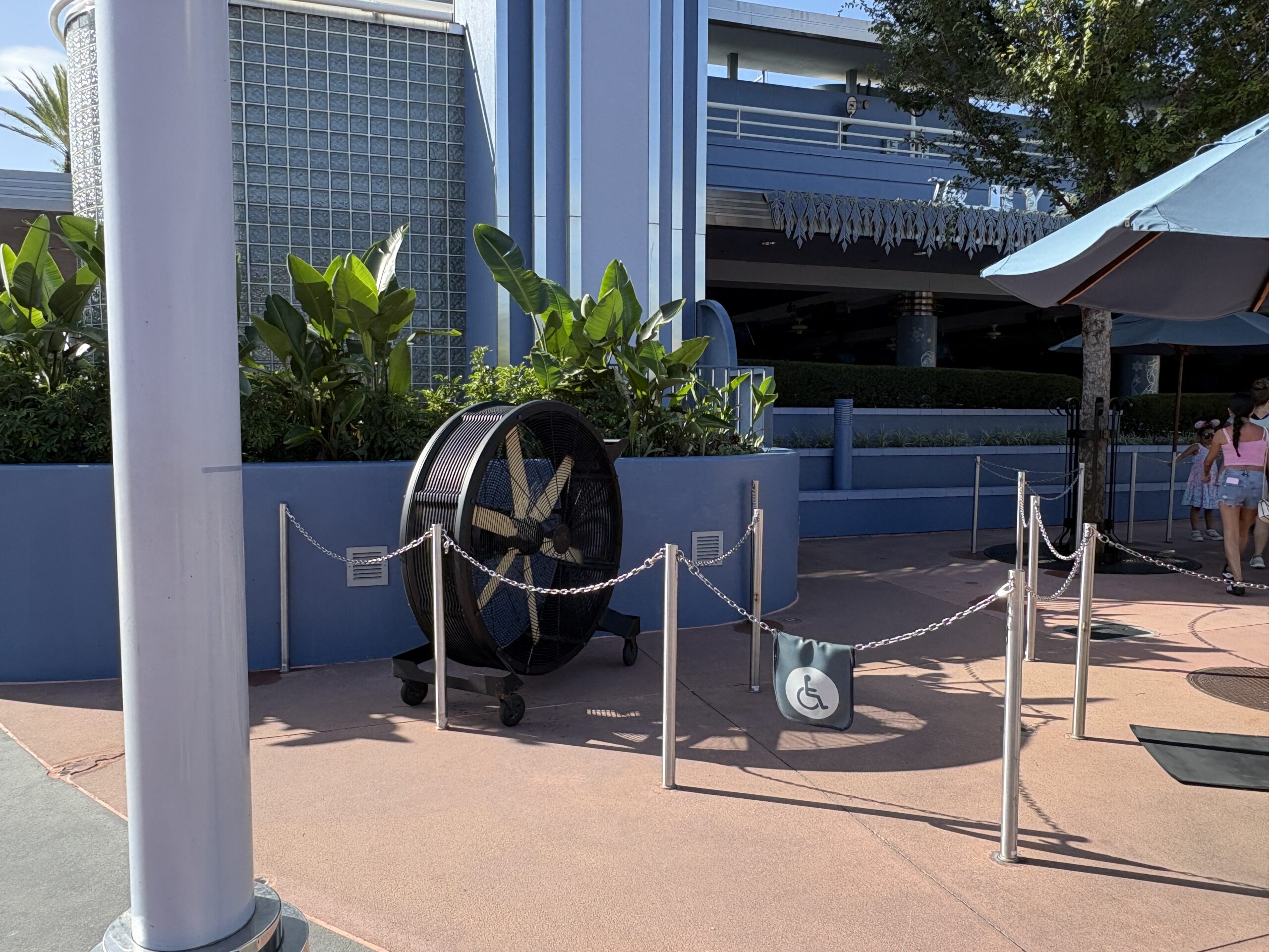 Amid recurring heat advisories, Disney has added an industrial fan to the Frozen Sing-Along Celebration queue at Disney's Hollywood Studios.