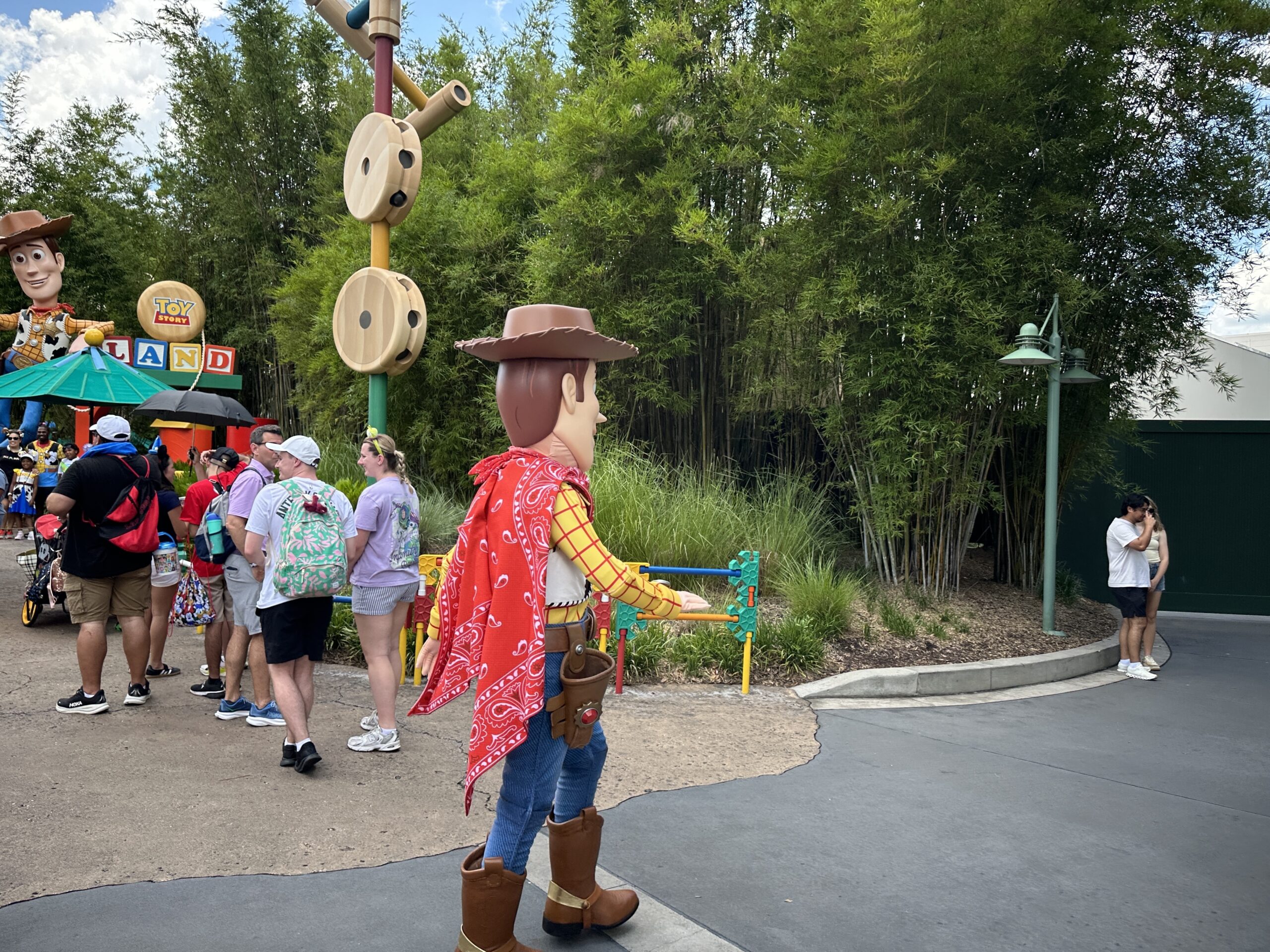 After being announced back in May, Toy Story Land characters at Disney's Hollywood Studios have finally donned their Toy Story 5 accessories.