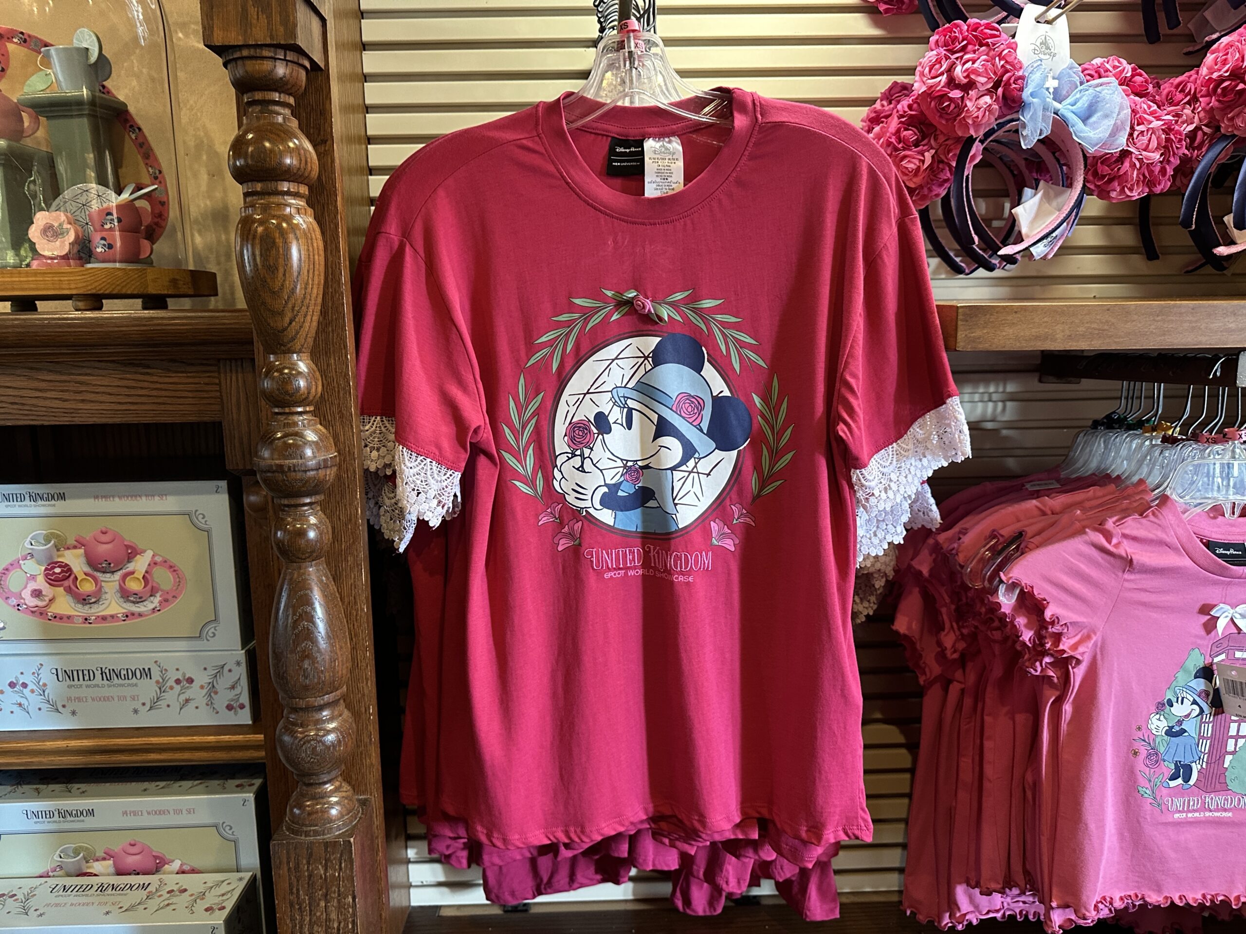 United Kingdom Minnie Mouse Tea Merchandise at EPCOT