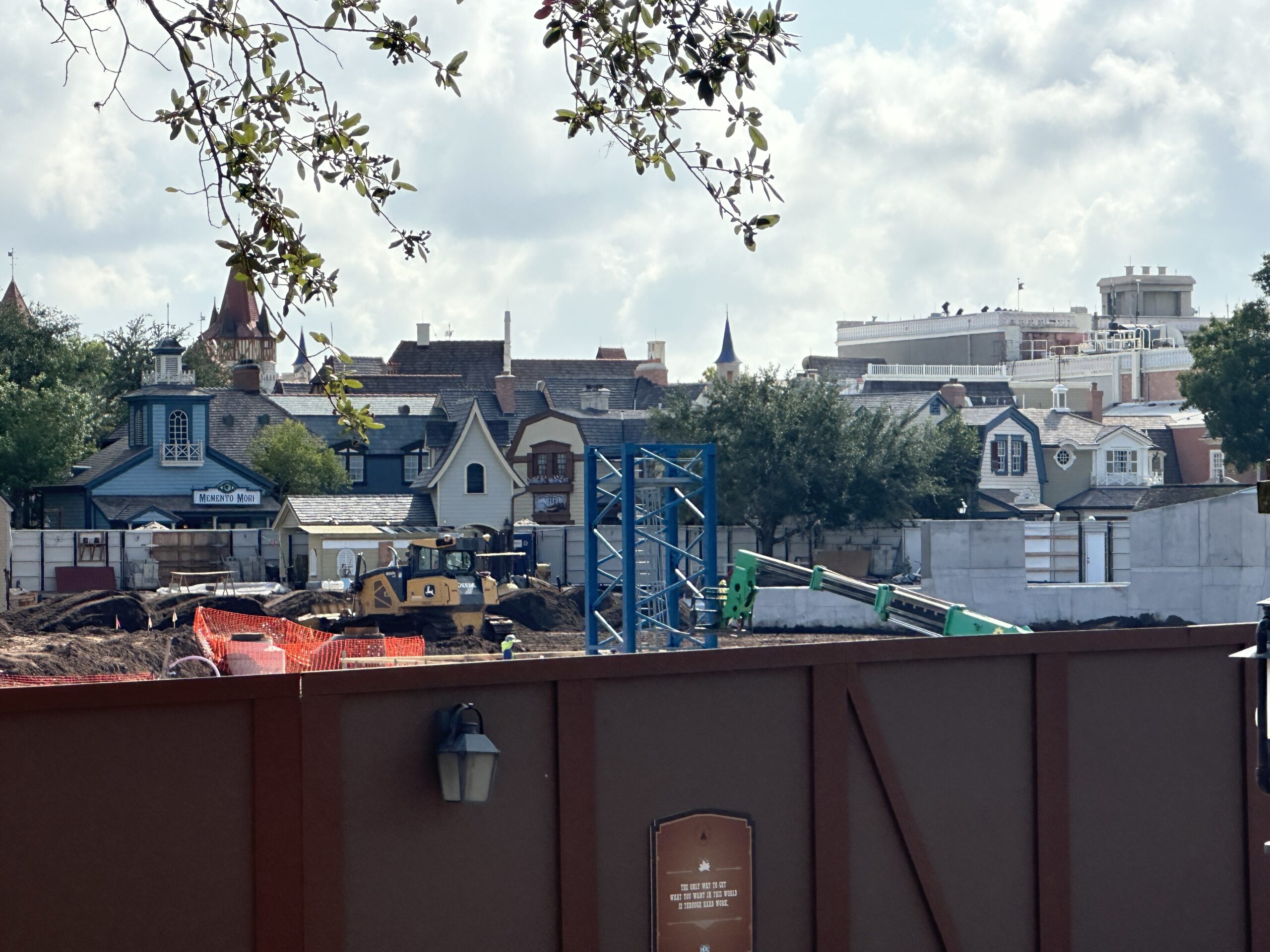 Crews have begun installing a tower crane at the Piston Peak National Park construction site in Magic Kingdom. A tower crane is a more permanent piece of equipment as compared to mobile cranes on wheels and would indicate significant vertical construction is coming soon.
