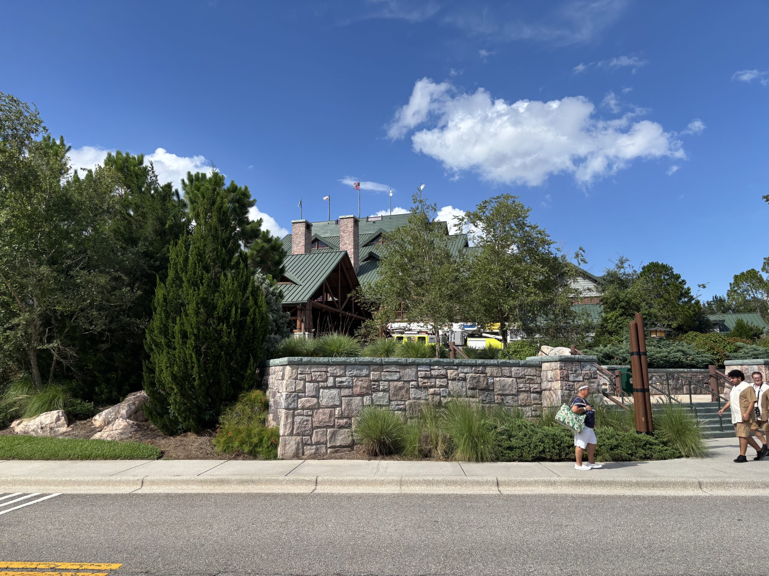 While the guest reported that there was no visible smoke, they did smell something "odd" in the lobby area. Multiple fire trucks and ambulances were recently on the scene. At the time of writing, we did not see any active emergency calls in the WDWActiveCrime feed.