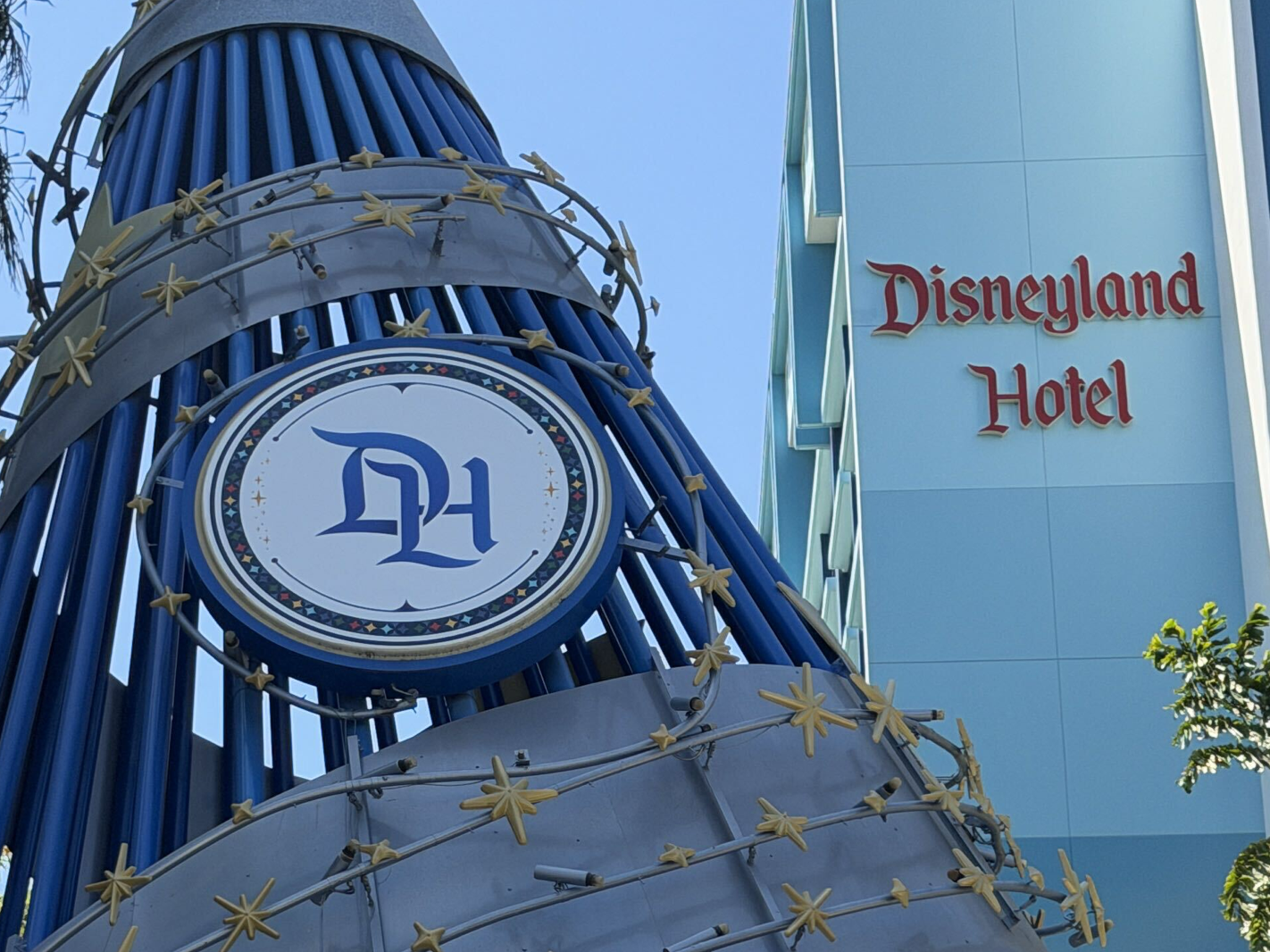A new circular medallion featuring the “DH” logo has been installed