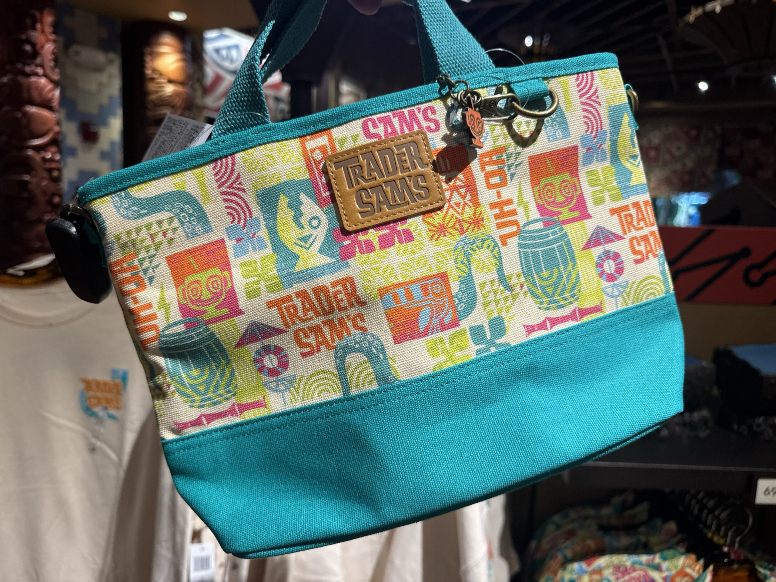 Trader Sam’s Tote Bag Brings Tropical Style to Walt Disney World Resort
