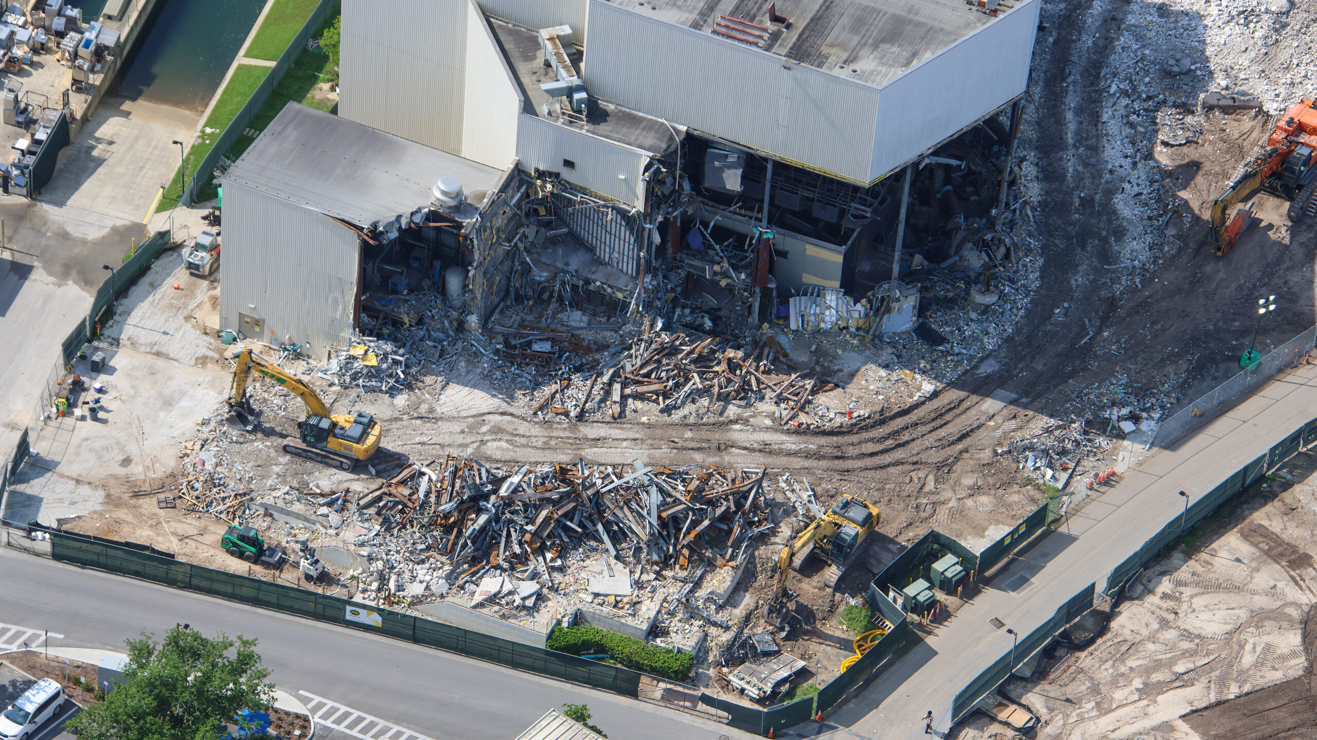 Poseidon’s Fury is rapidly disappearing as demolition crews tear deeper into the former attraction’s show building at Universal Islands of Adventure.