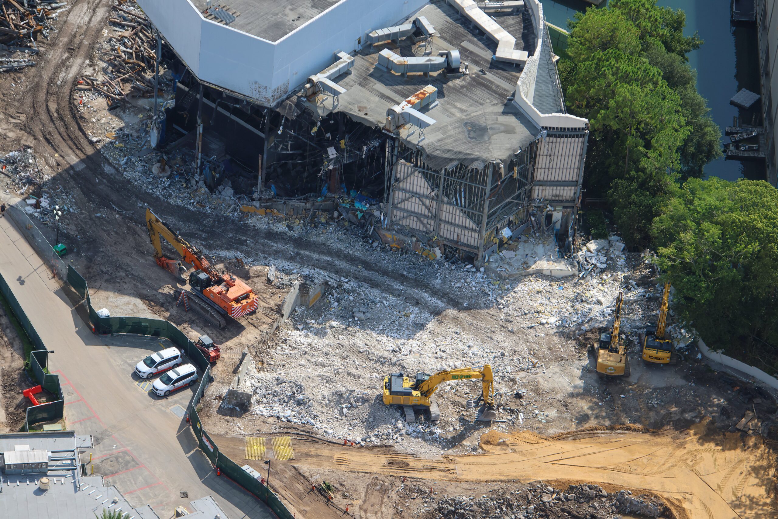 Poseidon’s Fury is rapidly disappearing as demolition crews tear deeper into the former attraction’s show building at Universal Islands of Adventure.