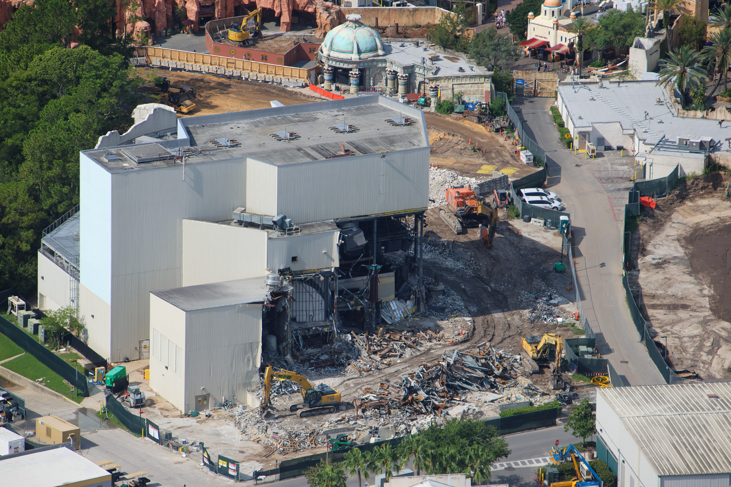 Poseidon’s Fury is rapidly disappearing as demolition crews tear deeper into the former attraction’s show building at Universal Islands of Adventure.