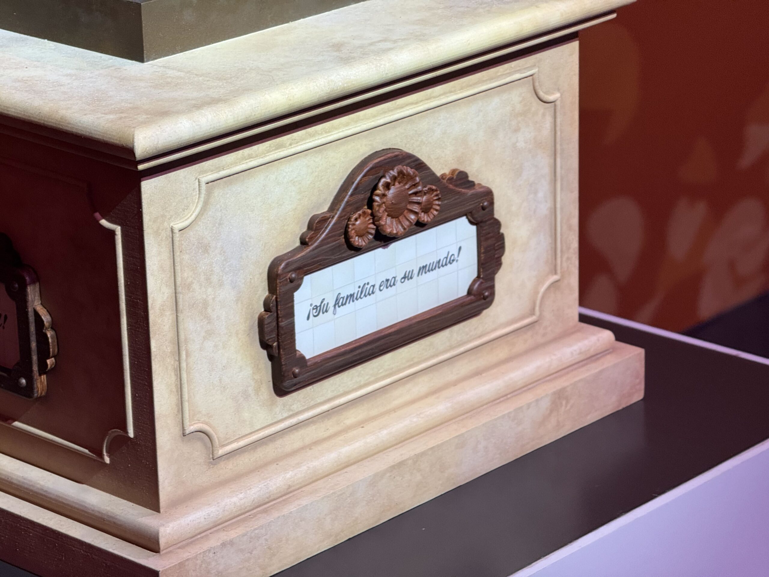 Héctor Rivera Statue Maquette