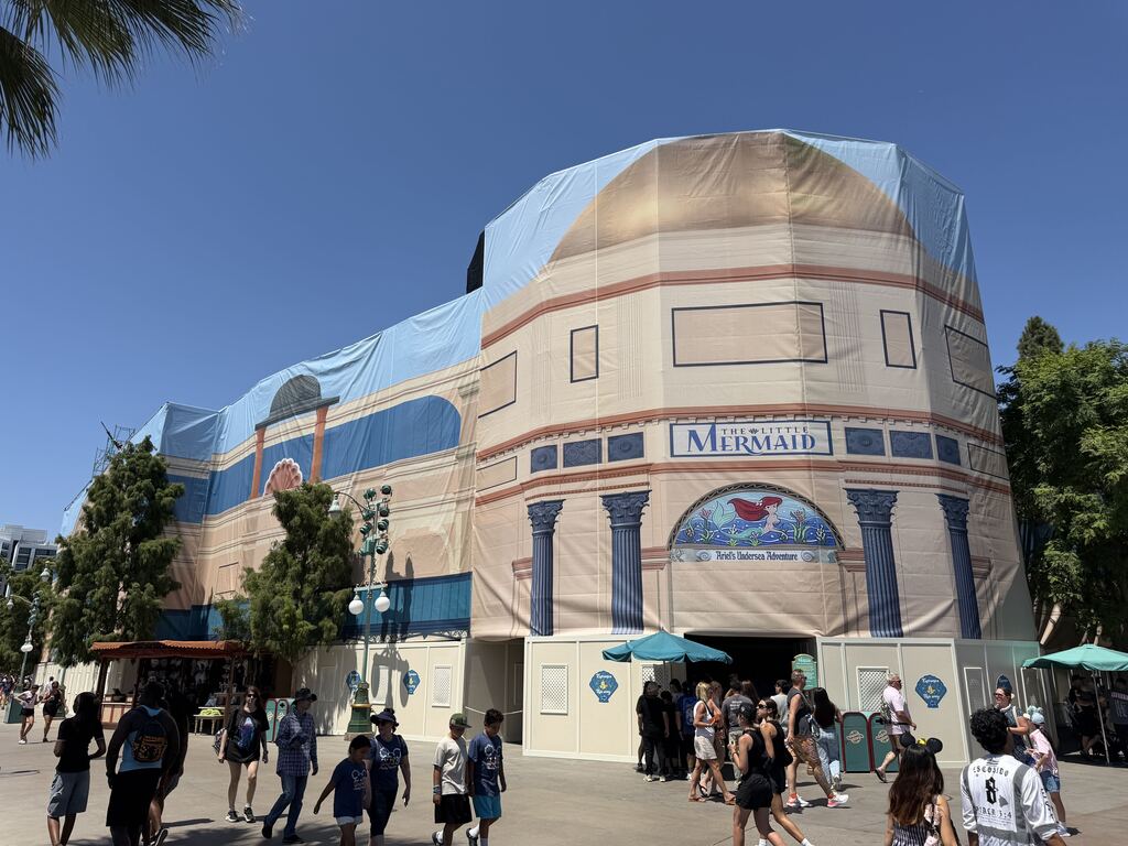 Themed Scrim Added to The Little Mermaid – Ariel’s Undersea Adventure at Disney California Adventure