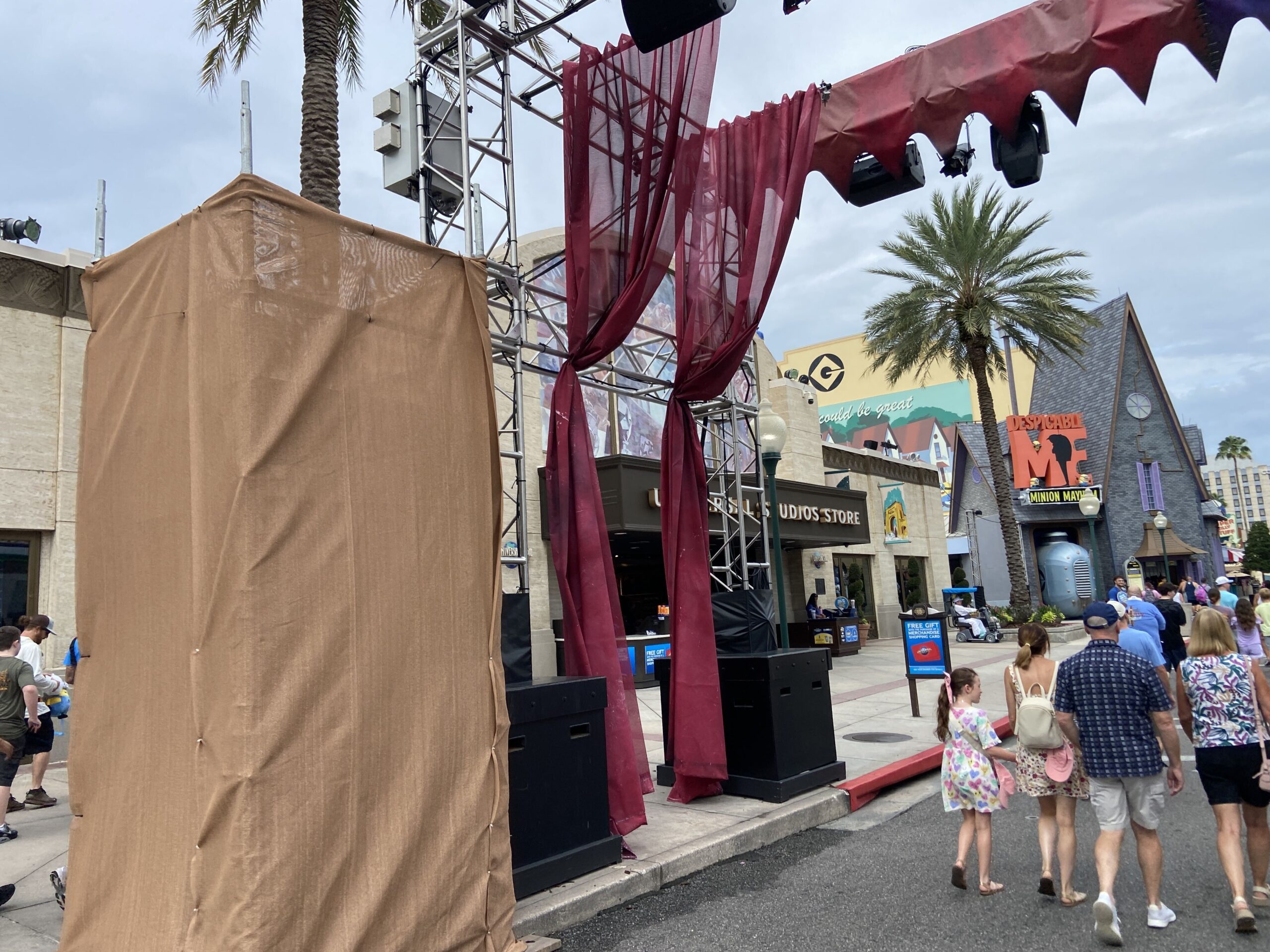 Crews installed more scare zone props at Universal Studios Florida this weekend as Halloween Horror Nights 35 gets closer. This year's scare zones are Infernal Carnival of Nightmares, Downtown Clowntown, Sideshow of Decay, and FORTNITEMARES.