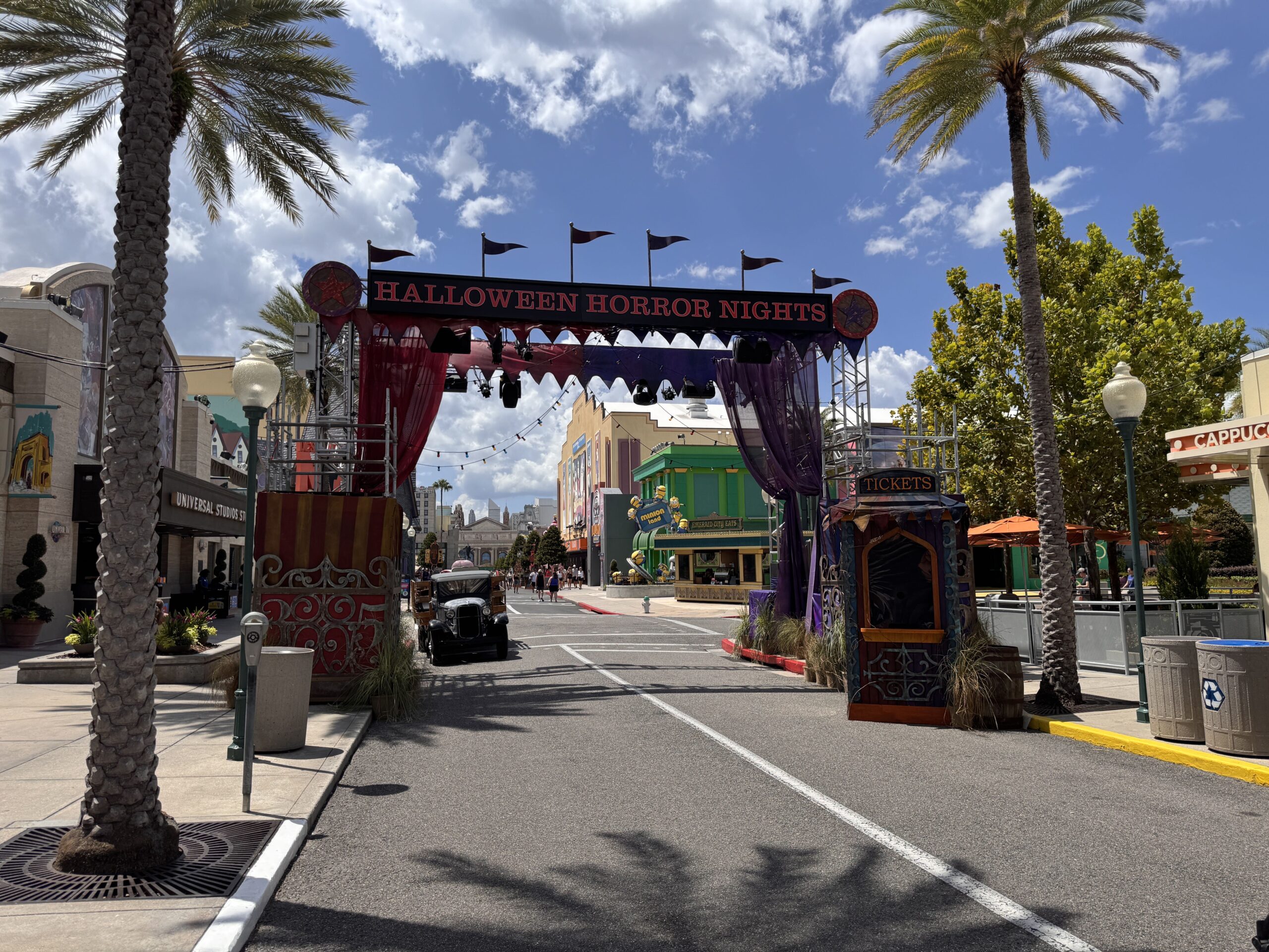 Jack the Clown Statue, Art the Clown Stage, and More Halloween Horror Nights 35 Props Arrive at Universal Studios Florida