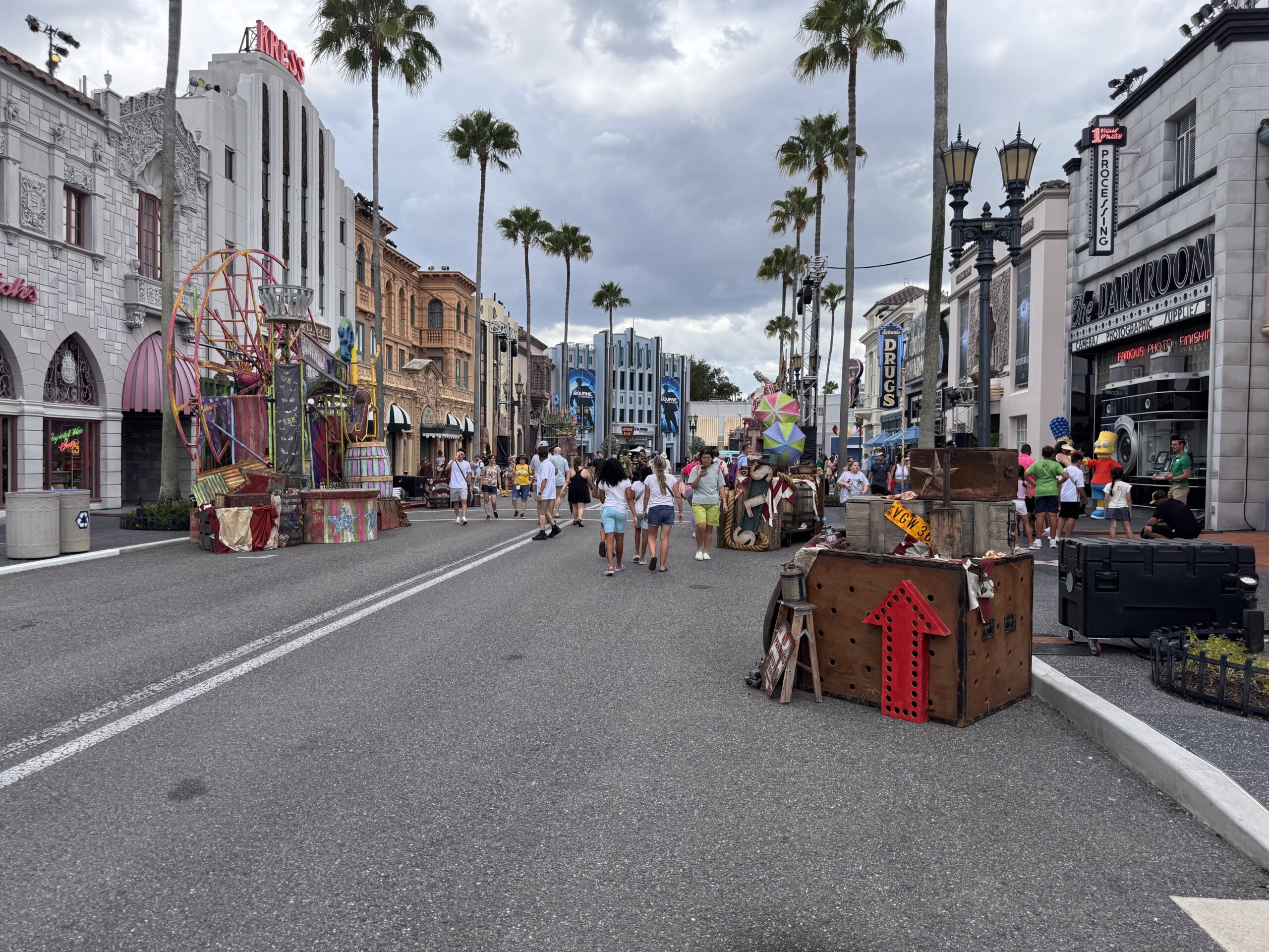 Carnival theming continues over in the Hollywood section of the park, which will hose the Sideshow of Decay scare zone. New props in the area include a pile of crates with a big red arrow and old rusted license plate.