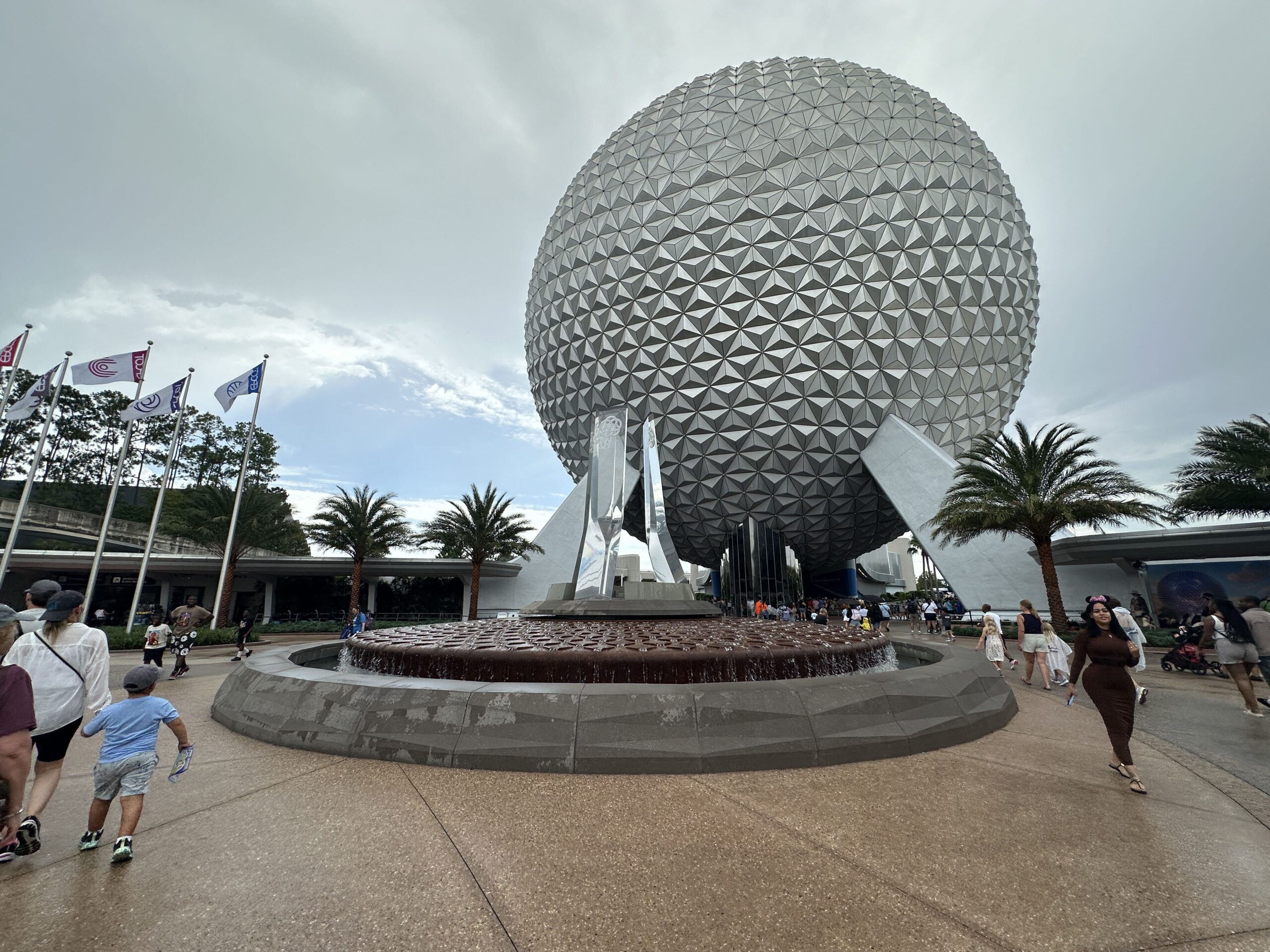 EPCOT Entrance Fountain Refilled with Water and Running Again