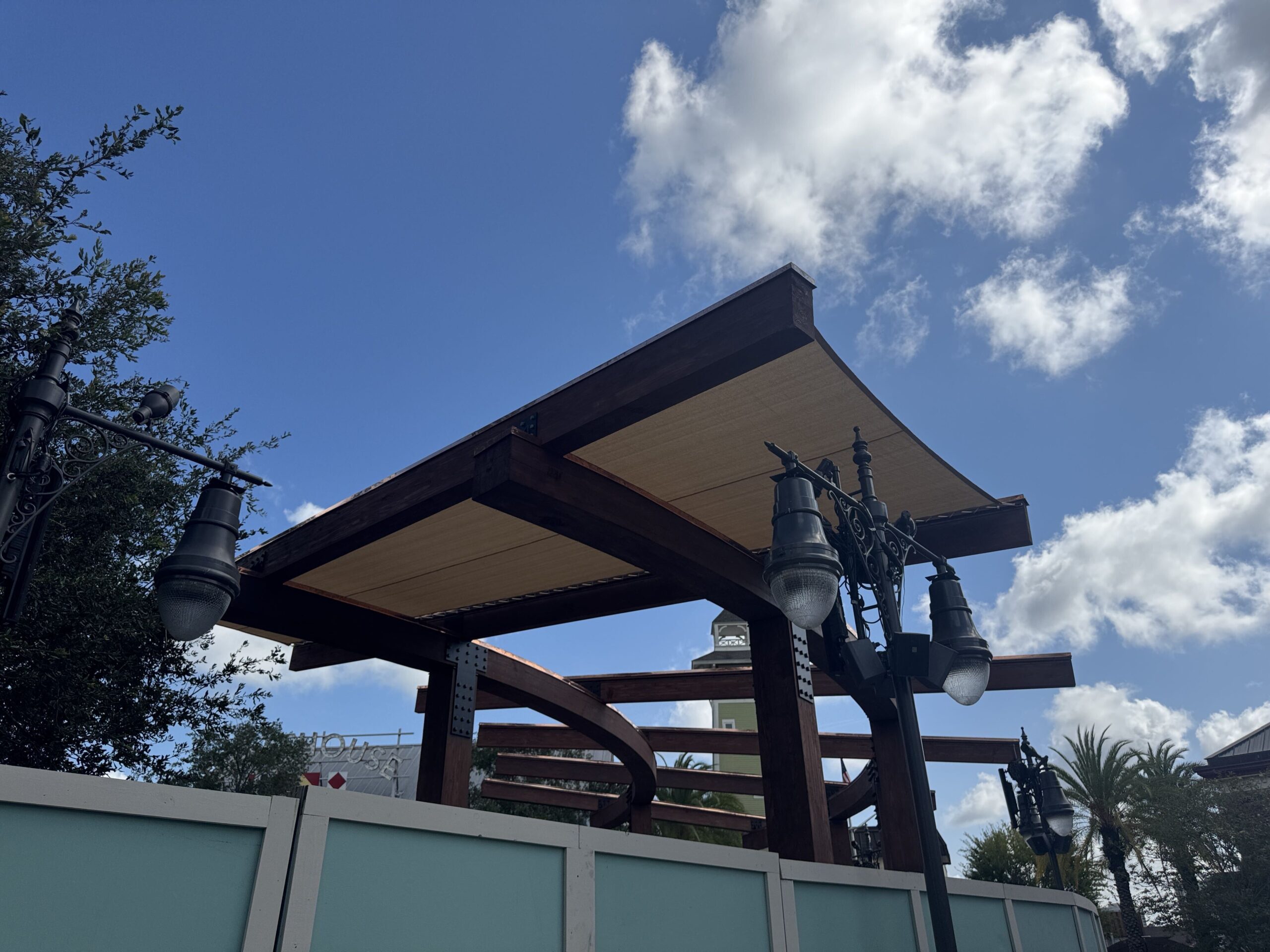 A new shade structure has been added to Waterview Park stage in Disney Springs. It's currently under refurbishment.