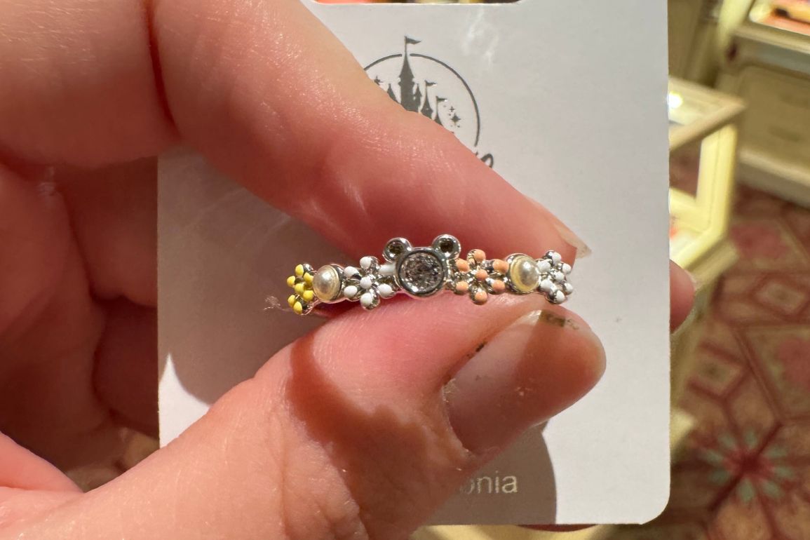 Mickey Mouse Ring with Daisy Flowers Spotted at Walt Disney World