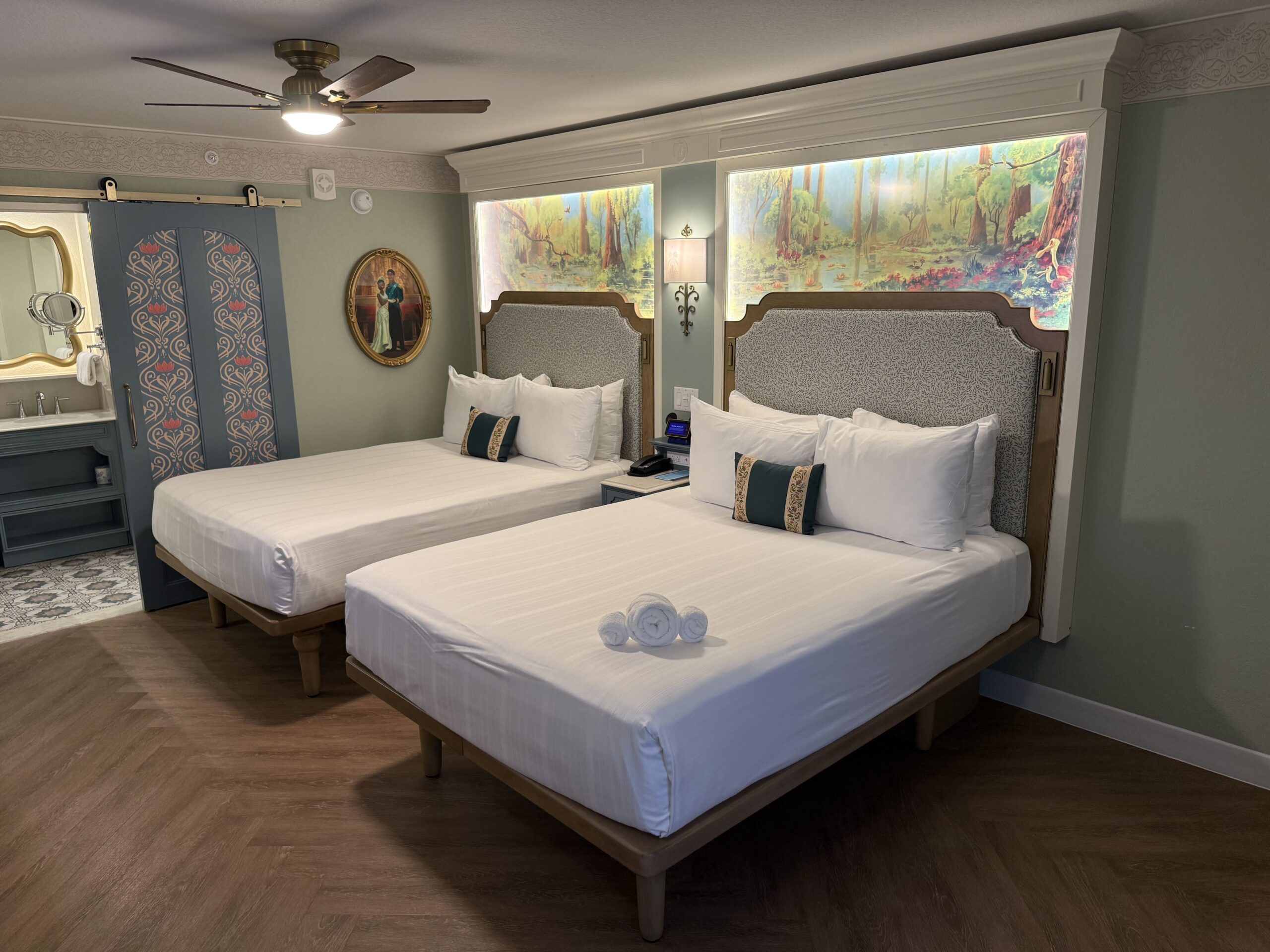 PHOTOS, VIDEO: Tour the Redesigned Royal Guest Room at Disney’s Port Orleans Resort – Riverside