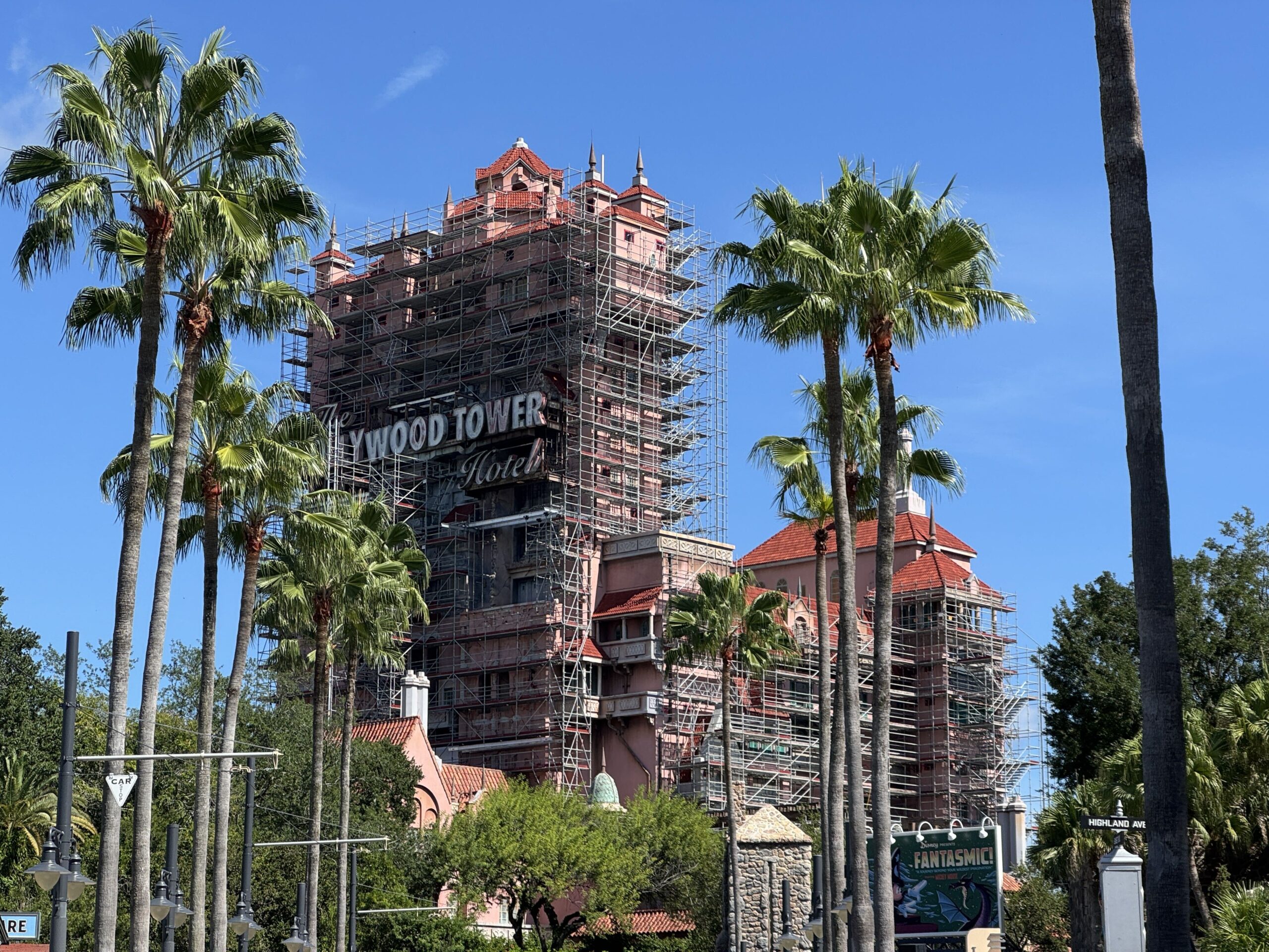 Tower of Terror in Disney's Hollywood Studios komplett eingerüstet
