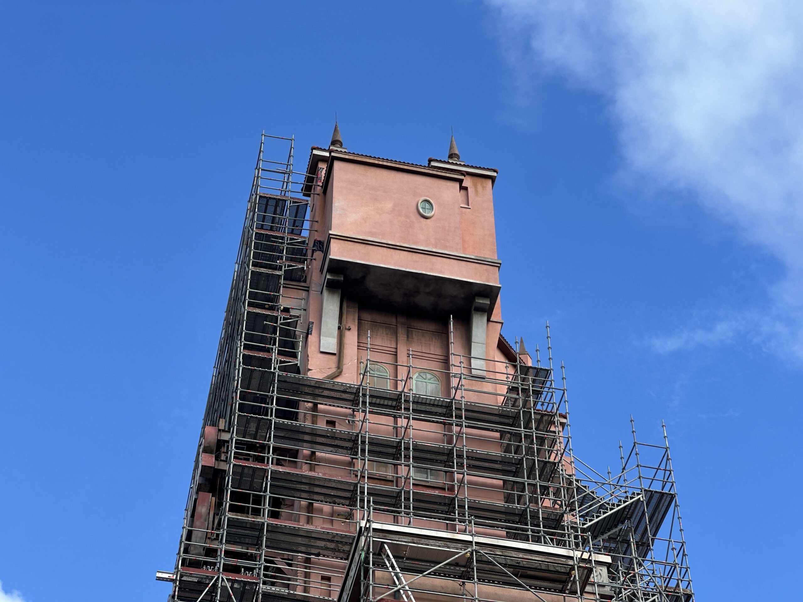 New scaffolding added to top right of Tower of Terror at Walt Disney World